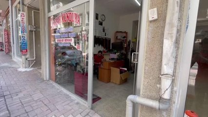 Elazığlı ayakkabı tamircisi eğitim aşkıyla iki diploma aldı, üçüncüsü de yolda