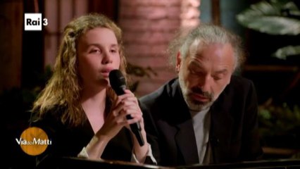 Emozionante Frida con Stefano Bollani sulle note di "Maria"