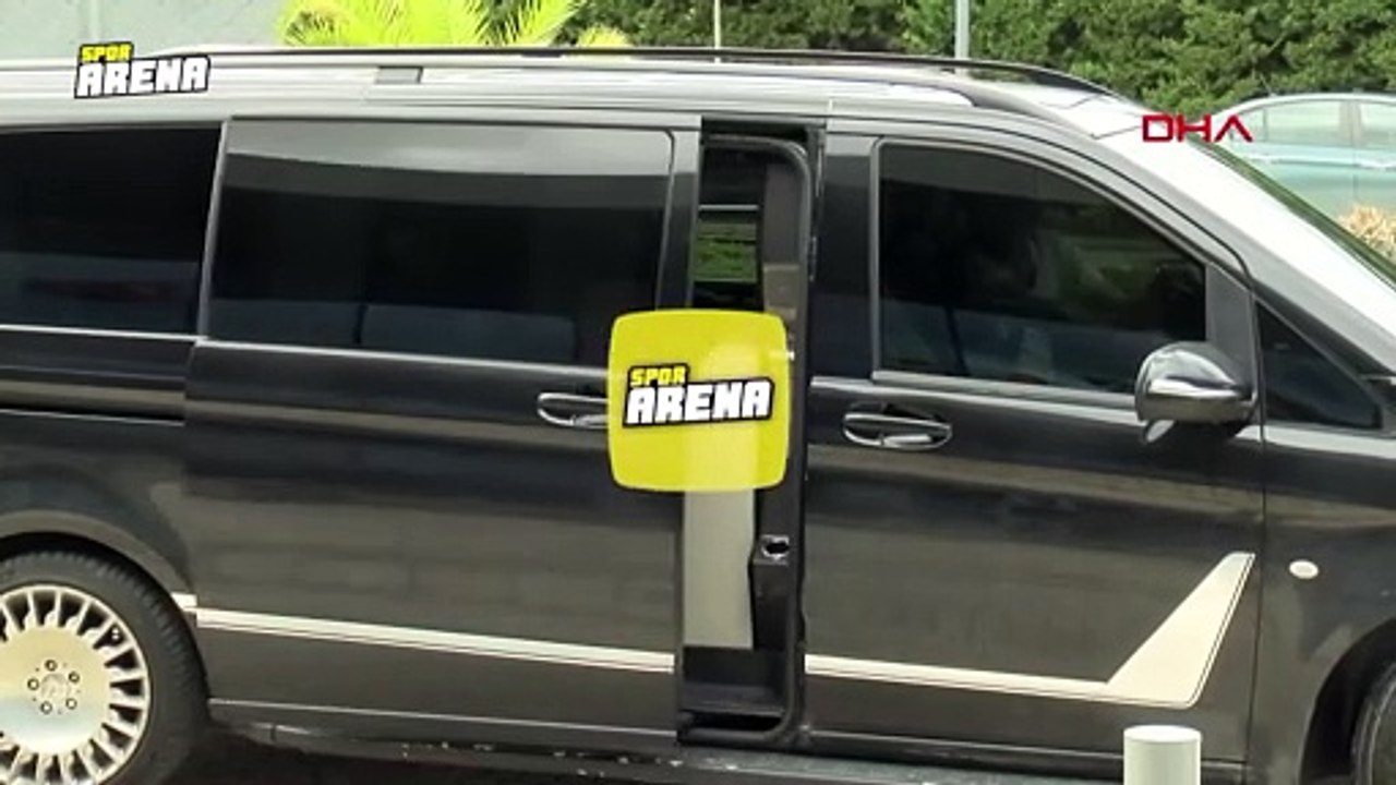 Beşiktaşlı futbolcu Josef de Souza da TFF'ye geçmiş olsun ziyaretine giden isimler arasında