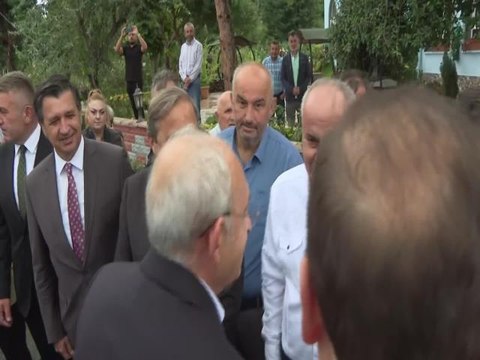 Giresun haberi | Kılıçdaroğlu, Giresun'da Kadınlarla Birlikte Fındık Ayıkladı: İnşallah Biz de Türkiye'de Çürükleri Ayıklayacağız