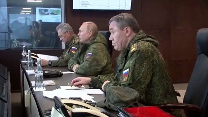 Putin presencia grandes maniobras militares con fuerzas de China