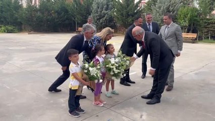 Milli Eğitim Bakan Yardımcısı Şensoy, okulları ziyaret etti