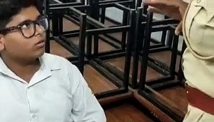 फीस नहीं मिलने पर बच्चों को किया स्कूल में बंद, कार्यवाही की मांग