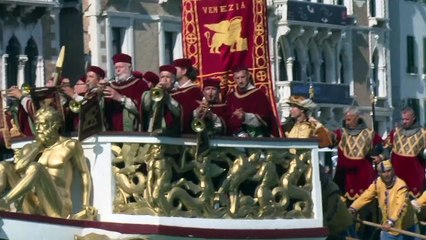 Thousands attend first Venice historical regatta without Covid restrictions since 2020