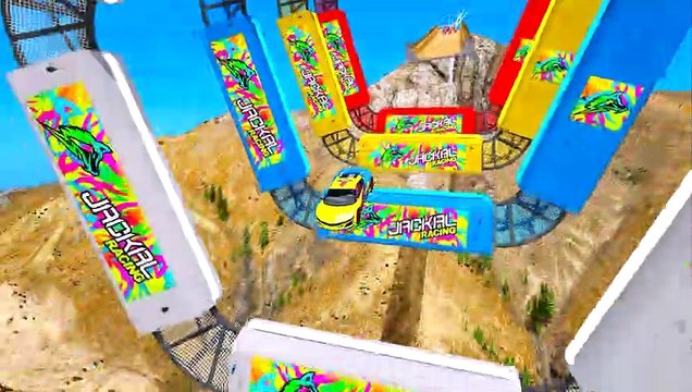 Autos nuevos con Spider-Man y Superhéroes - Novos Carros com Homem Aranha e Super Heróis! الرجل العنكبوت باتمان يقفز ويتحدى الدراجات النارية والسيارات