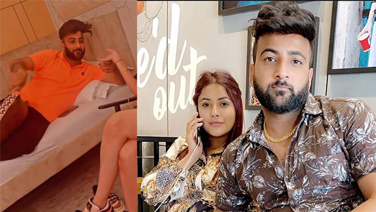 Shehnaaz Gill with Brother Shehbaz Funny Vanity Video Viral, प्यार की गोली | Boldsky *Entertainment