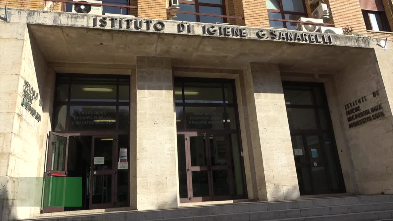 Test medicina: in migliaia alla Sapienza. Gli studenti: "Facciamo come in Francia"