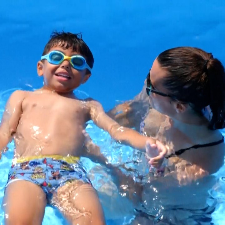 À Strasbourg, une piscine itinérante pour permettre aux enfants d’apprivoiser l’eau