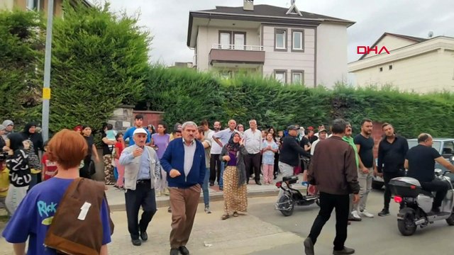 Bursa'da binanın çatı katı, alev alev yandı