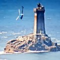 Le pilote de cet hélicoptère évite un crash sur ce phare du Finistère