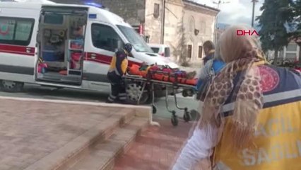 HEYKELE TIRMANAN 7 YAŞINDAKİ KEREM, 3 METREDEN DÜŞÜP YARALANDI