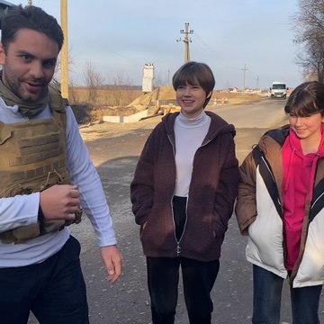 Hadrien, un jeune Français de 25 ans, est parti à Lviv en voiture pour porter secours aux Ukrainiens