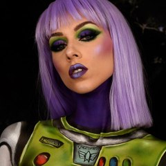 Perrine crée des maquillages artistiques stupéfiants