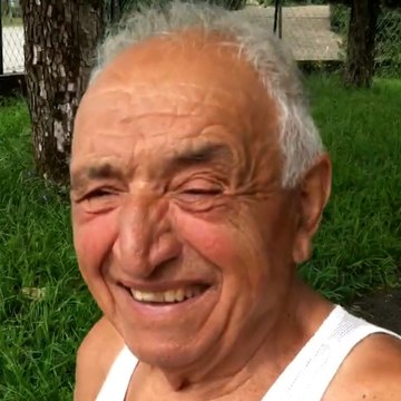 Ricardo et Lisette nous font découvrir la sucrette : des morceaux de sucre trempés dans de la gnôle