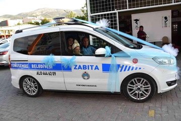 Zabıta aracı sünnet arabası oldu