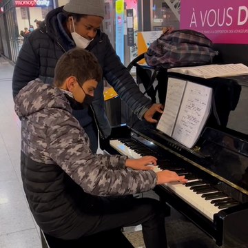 Il interprète du Beethoven à la Gare du Nord avec maestria