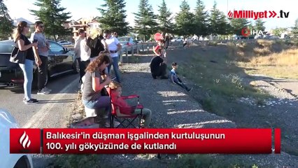 Solotürk, Balıkesir'in kurtuluşunu kutladı
