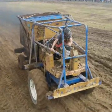 Moiss batt cross : les spectaculaires courses de moissonneuses batteuses