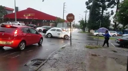 Herbie fica danificado após colisão no Bairro Coqueiral