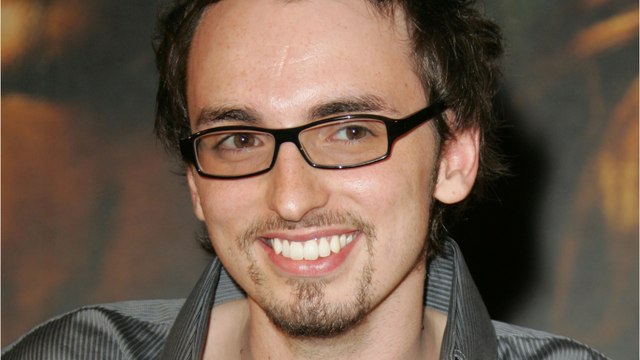 Voici - Christophe Willem : pourquoi il était mal à l’aise sur la scène des Restos du coeur