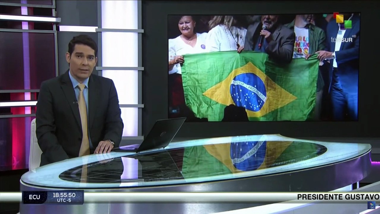Candidato Lula da Silva denunció el uso de los...