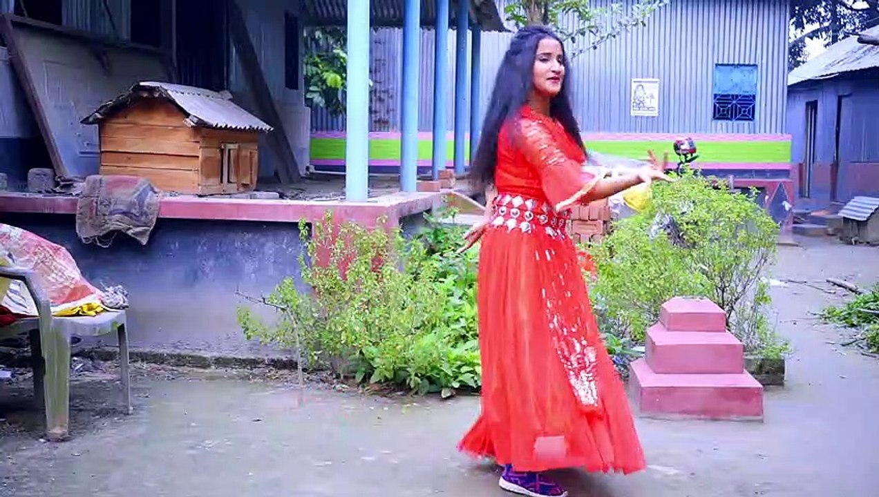 কাঁচা বাদাম - Badam Badam Dada Kacha Badam - Bondhur Badam Na Khaile Go - Bangla Dance - Mim