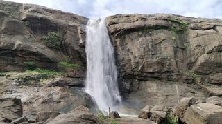 (हिंदी मे) Athirappilly Waterfalls, largest and most beautiful waterfalls in Kerala, near Chalakudy