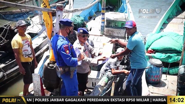 PRESISI UPDATE 14.00 WIB : Polres Situbondo Sosialisasi Program Bantalan Sosial Kenaikan Harga Bbm Kepada Masyarakat Nelayan