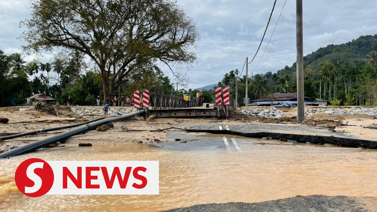 Flash floods: 130 people from 37 families evacuated to two relief centres in Baling