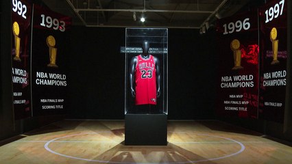 Un maillot du basketteur Michael Jordan proposé aux enchères pour 3 à 5 millions de doll ars