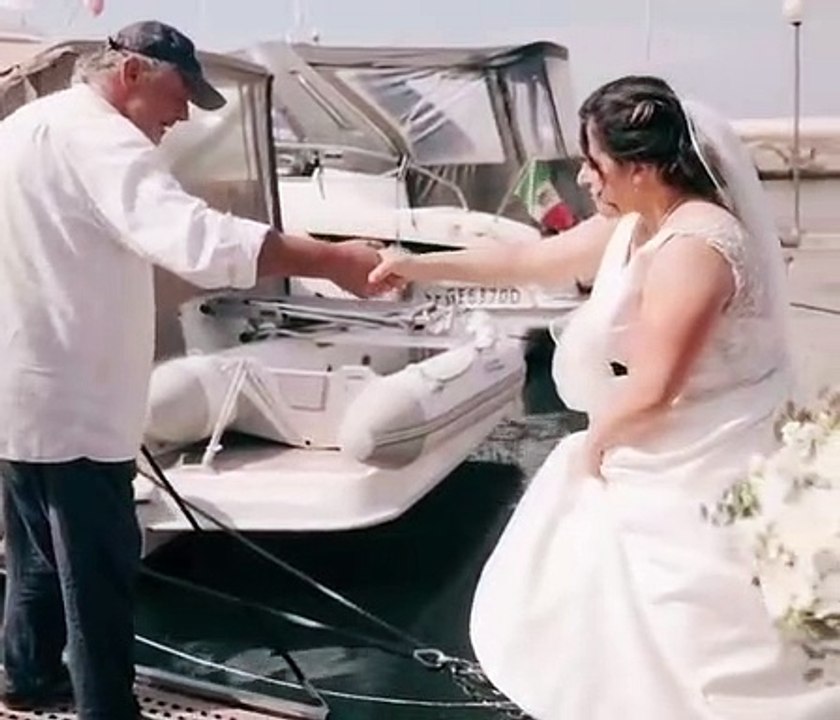 La petite virée des mariés en bateau est tombée à l'eau
