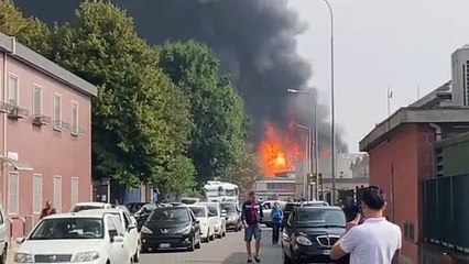 San Giuliano Milanese, maxi incendio in ditta chimica