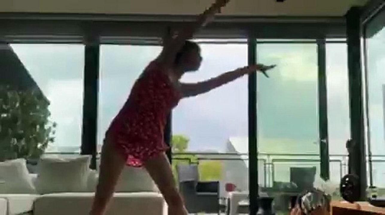 Melis Sezen dans ettiği yeni bir videoyu paylaştı: "Hadi bakalım kızlar"