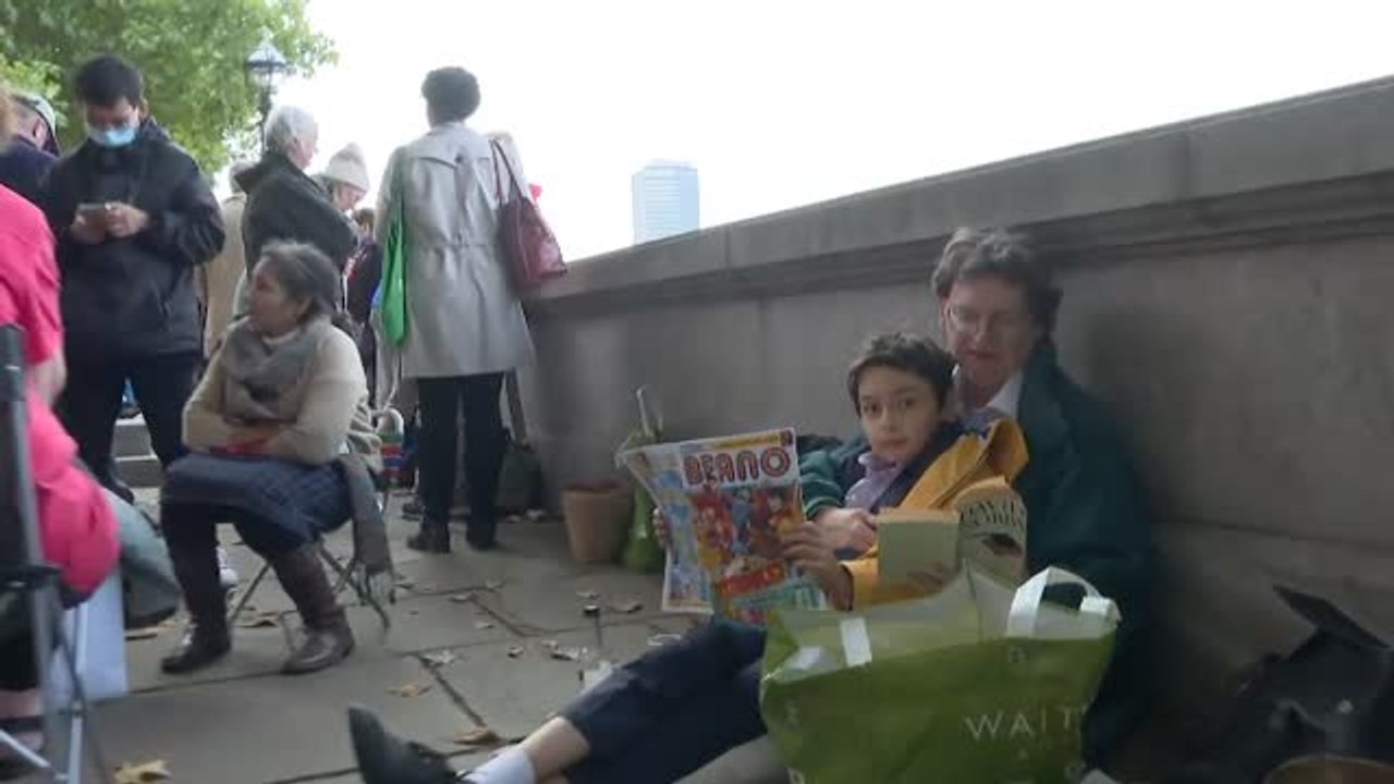 Colas de dos días para dar a la reina Isabel II el último adiós en Londres