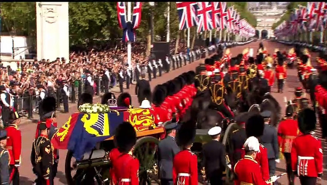 The Queen leaves Buckingham Palace for the last time