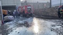 GAZİANTEP - İplik ve pamuk fabrikasında çıkan yangında 4 itfaiyeci yaralandı