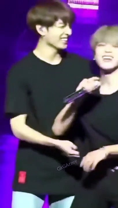 BTS Showing Jimin abs six pack abs Taes abs #bts #jimin  #taehyung  #vmin #btsarmy  #kpop