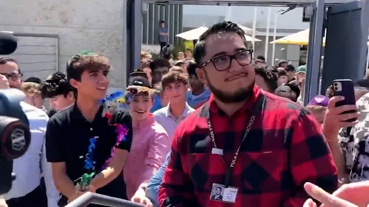 Students Surprise Math Teacher With A New Car