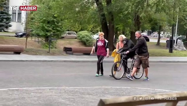 Hayvanat bahçesinden kaçan şempanze bisikletle geri döndü