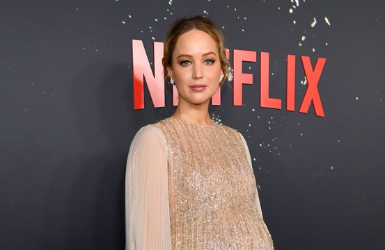 Jennifer Lawrence déclare que le fait d'avoir couché avec Harvey Weinstein est la chose la plus étrange qu'elle ait lue à son sujet