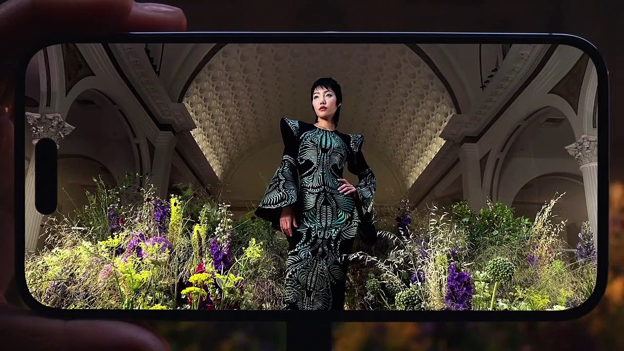 Introducing iPhone 14 Pro Apple