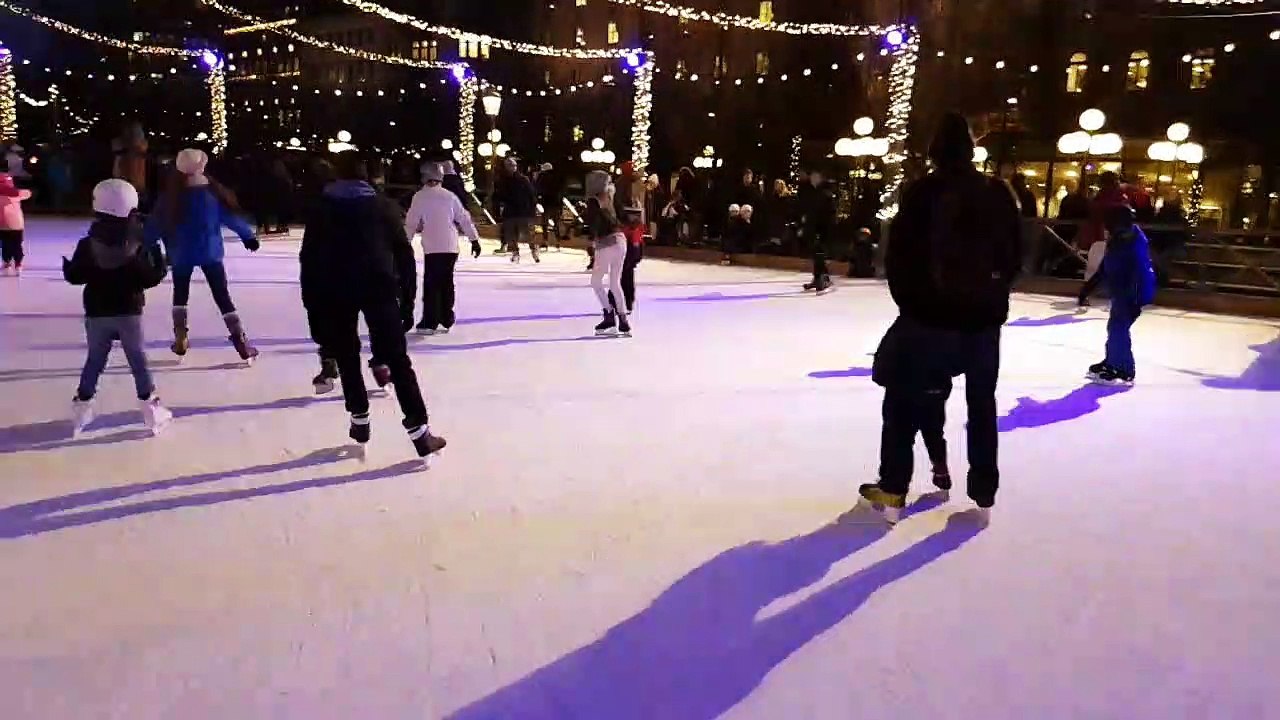 Eislauf und lichterketten