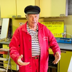 Les inventeurs : Michel Lannay a inventé un formidable appareil à ouvrir les huîtres