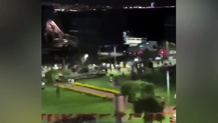 İzmir'de Tarkan'ın konser vereceği dev sahne çöktü!