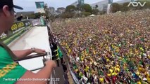 Bolsonaro es ovacionado por una multitud en la celebración del Día ...
