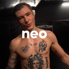 Ce combattant MMA s'est confiné dans sa salle de sport pour s'entrainer