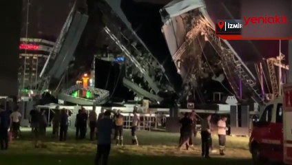 İzmir'de Tarkan'ın konser vereceği sahne çöktü