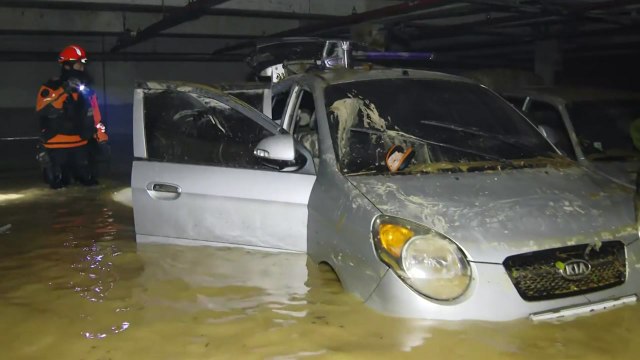 [뉴스라이더] 무릎까지 차면 접근 금지 ...주차장 침수 사고 대책 있었으면 / YTN