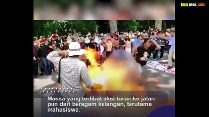 Bentrok saat Demo Tolak Kenaikan Harga BBM, Massa Ejek Polisi: Didikan Sambo Kalian Semua!