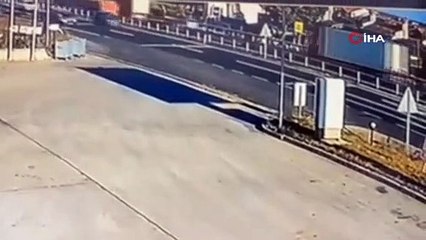 Tekirdağ'da ilginç kaza kamerada: 4 yaralı